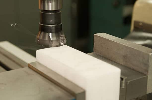 Face milling plastic material using flat cutter for smooth surface finish
