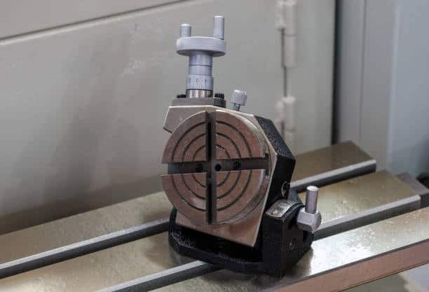 Rotary table fixture used for accurate positioning and surface finish control