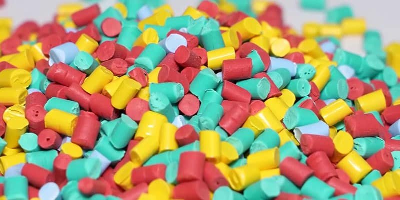 Multicolored polypropylene pellets for children's toys, packaging, and sustainable consumer goods