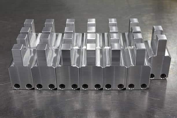 Custom CNC aluminum parts arranged for low volume machining delivery