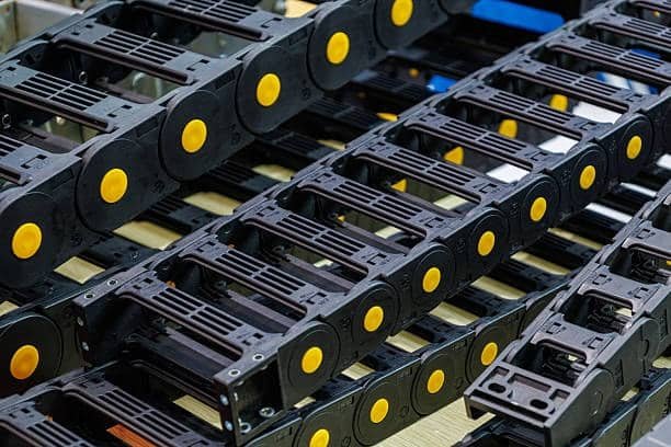 Automated parts on CNC line with Swiss-style guideways