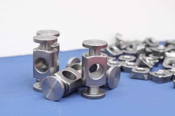 Stainless steel components machined in low quantity for mechanical fittings