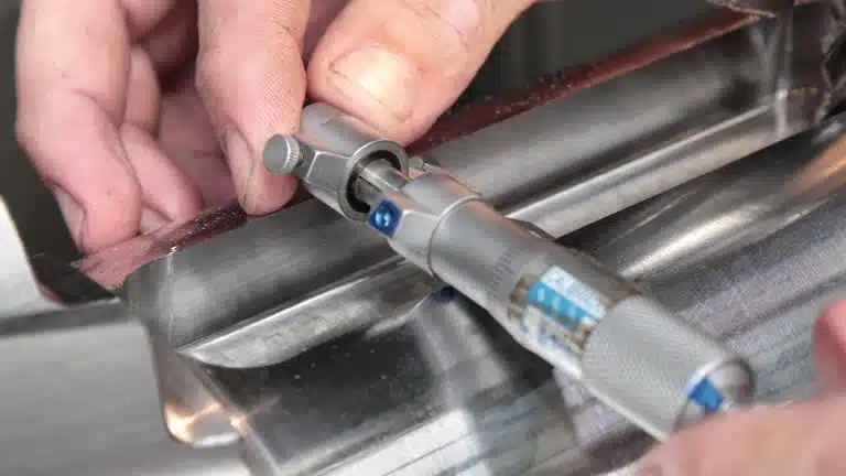 Measuring internal radius with a micrometer tool