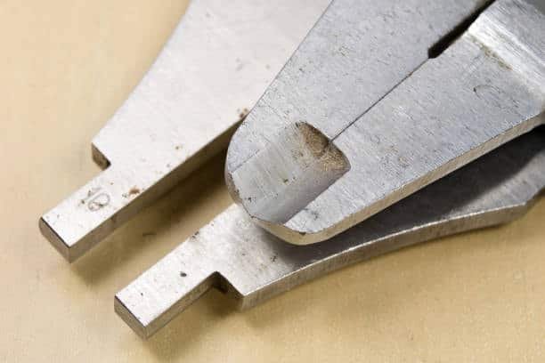Steel radius gauges used to verify inner radius conformity