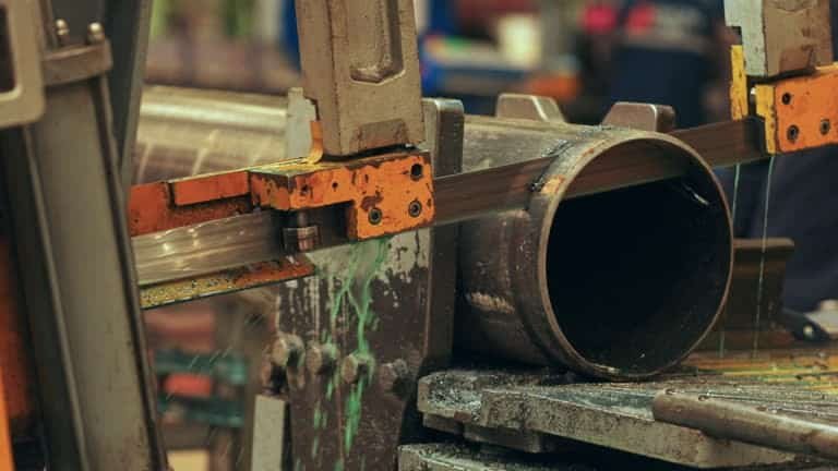 Tube cutting process with Swiss-style automatic lathe
