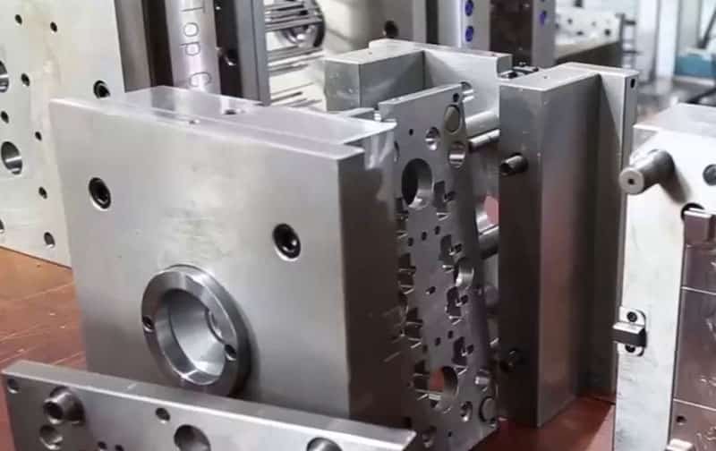 Large-scale injection mold core and cavity components assembled for high-volume production