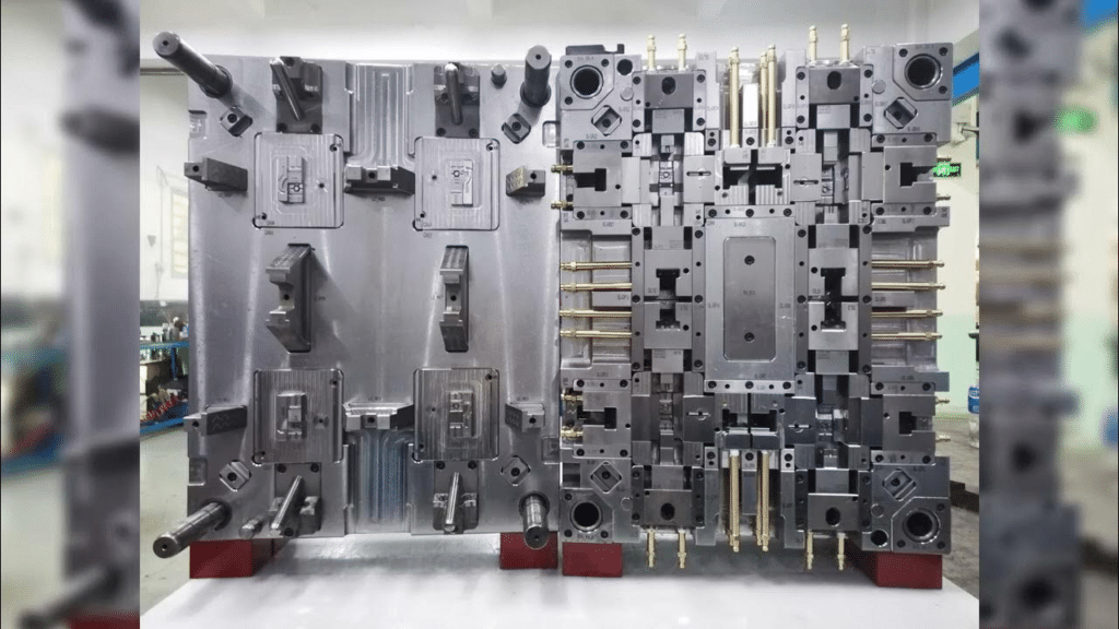 High-precision injection molded plastic parts produced using a precision mold